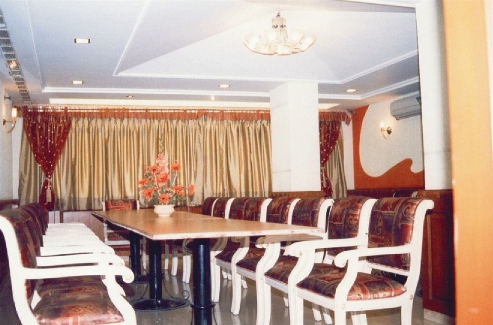 Hotel Tara International Hyderabad Exteriör bild