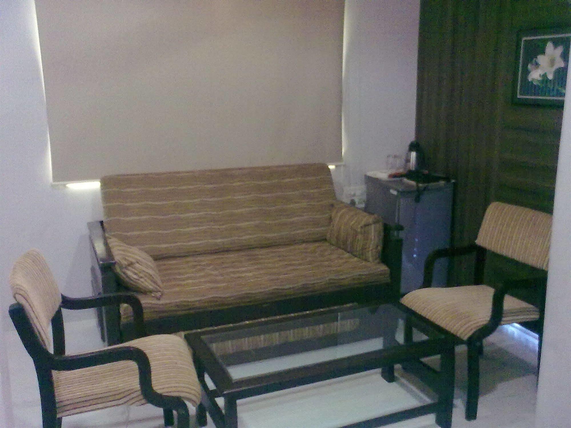 Hotel Tara International Hyderabad Exteriör bild