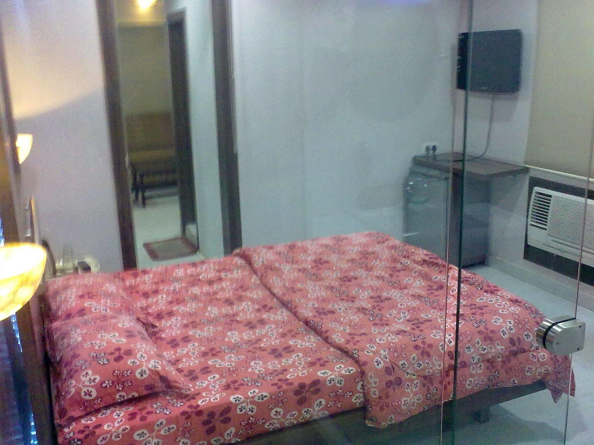 Hotel Tara International Hyderabad Exteriör bild